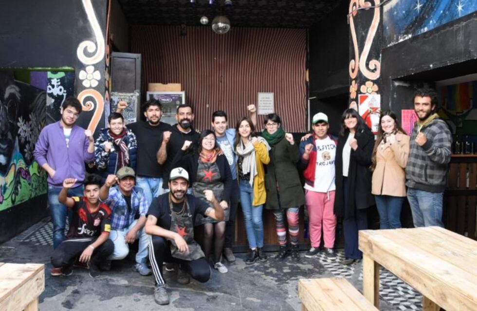 Nuevo mobiliario sustentable en el comedor Santos Dicépolo