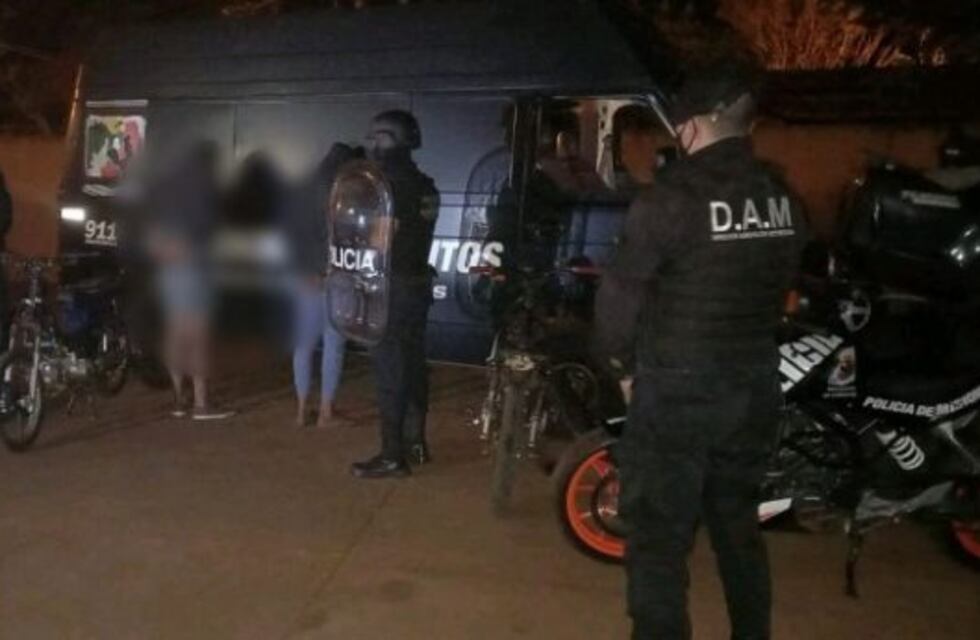 Dos detenidos y motos secuestradas en operativos de seguridad en Puerto Piray