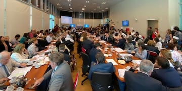 Comenzó en Diputados el debate del proyecto que modifica las jubilaciones de privilegio\u002E (Foto: Clarín)