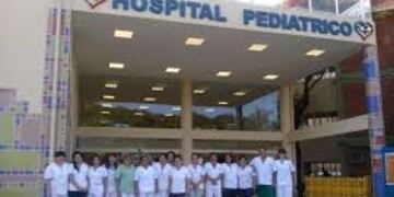 Enfermeros y otros integrantes del plantel del personal del Hospital Barreyro de Misiones\u002E