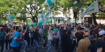 Suoem volvió a marchar en Córdoba\u002E (Foto: Nicolás Bravo)