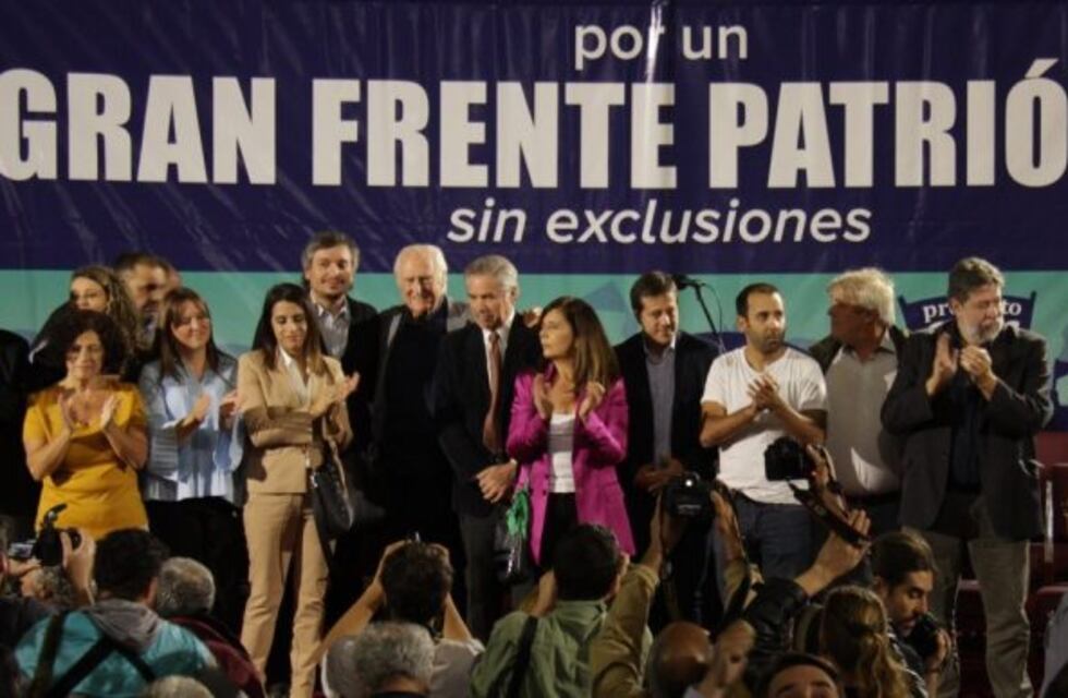 Junto a Máximo Kirchner, Pino Solanas llamó a construir un "gran frente patriótico"