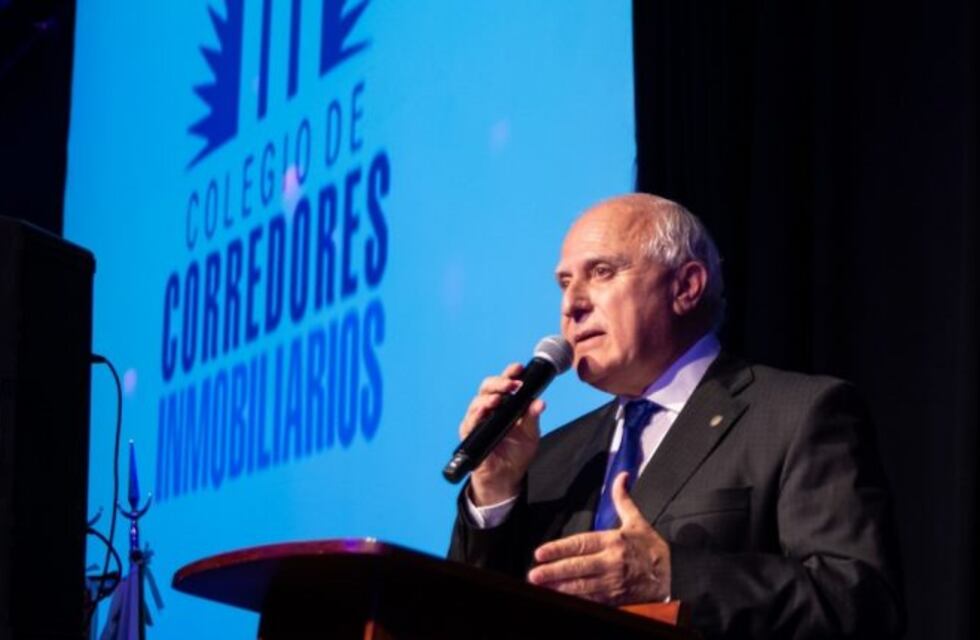 Lifschitz llamó a construir viviendas para bajar el precio de los alquileres frente a la crisis