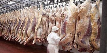 Empleados trabajan a reglamento, en reclamo de un bono por el riesgo ante el COVID-19\u002E