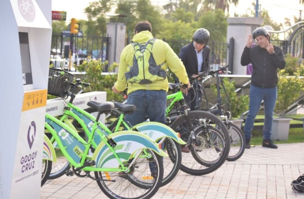 Aumentan el plus que otorgan a los empleados de Godoy Cruz que van a trabajar en bici