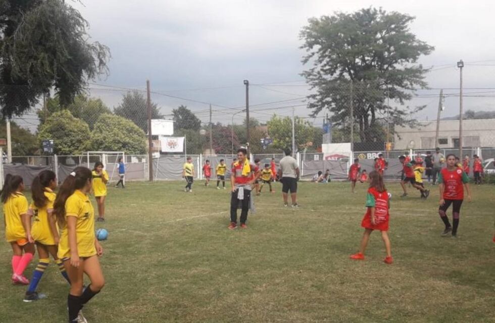 Jugadores de River visitaron Villa Allende