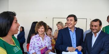 Daniel Arroyo, ministro nacional, junto al gobernador Oscar Herrera Ahuad\u002E (Misiones Online)