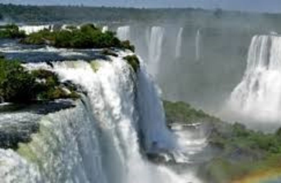 Reconocidos artistas del folclore cantaron desde sus casas una canción homenaje a Iguazú