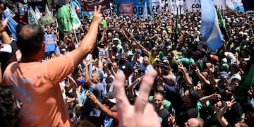 Alrededor de 50.000 personas se movilizaron en Córdoba por el paro nacional de la CGT.