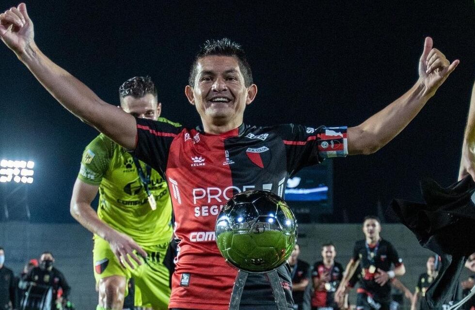 Sin acuerdo con Colón, el “Pulga” Rodríguez viajó a Tucumán