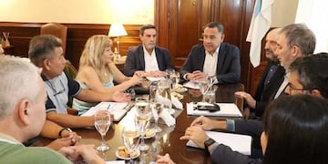 Los gremios de salud anticipan más definiciones sobre los incrementos salariales.