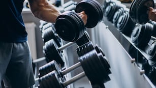 Cómo es la rutina de gimnasio para las personas mayores