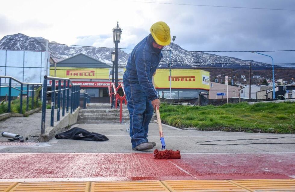 Continúa la remodelación de la Plaza de los Bomberos