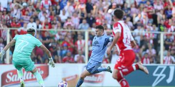Pablo Vegetti volvió al gol en la visita de Belgrano a Santa Fe (Prensa Belgrano).