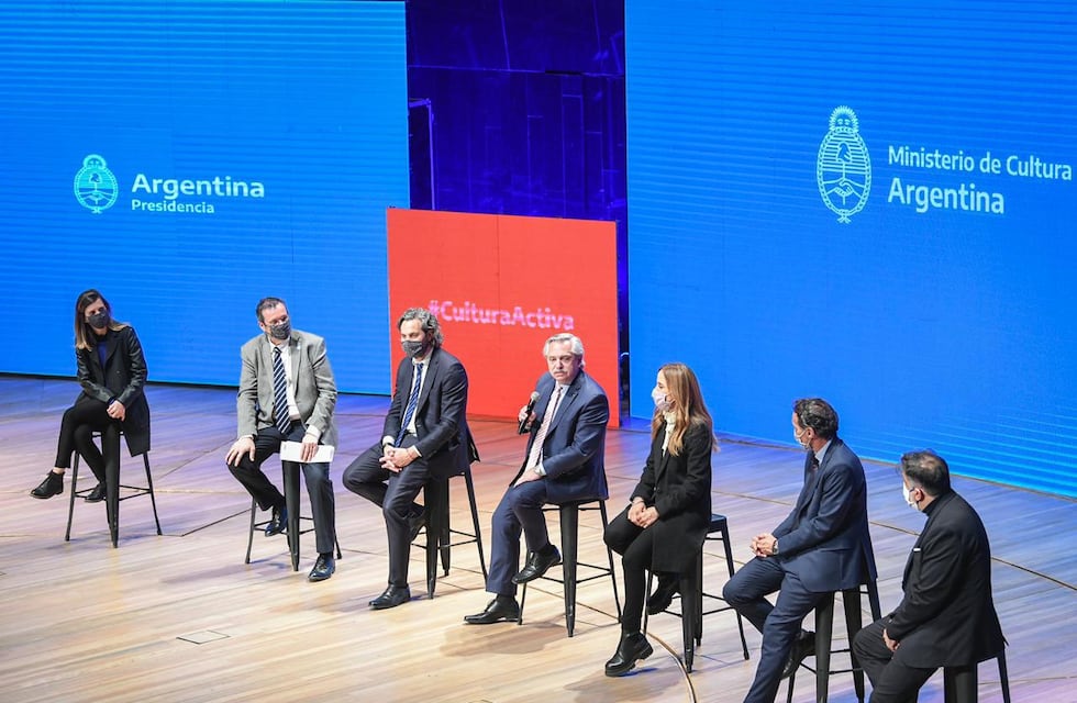 Alberto Fernández volvió a hablar de las visitas a la quinta de Olivos frente a los artistas