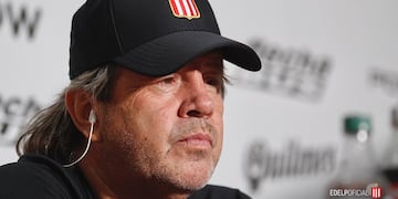 El "Ruso" fue muy bien recibido por los seguidores del "Pincha".