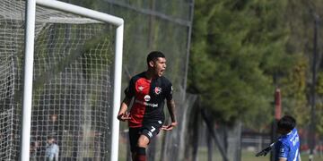 Enzo Cabrera se fue a España