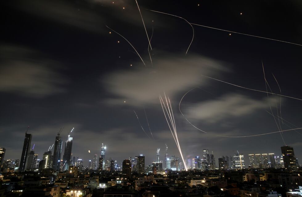 Irán le lanzó un misil hipersónico a Israel: qué es y qué significa