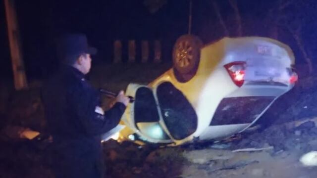 Despiste y vuelco en Oberá dejó solamente daños materiales.