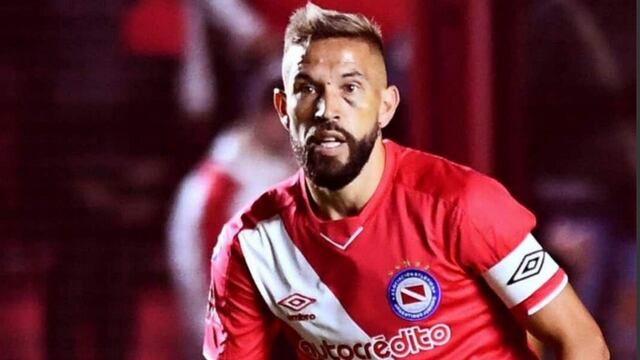 El exdefensor de Newell's no jugó este domingo ante Talleres porque está lesionado.