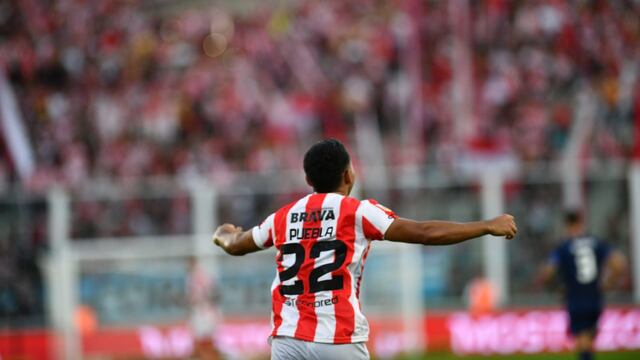 De cara al gol, Damián Puebla puso el 1 a 0 para Instituto ante Talleres (Pedro Castillo / La Voz)