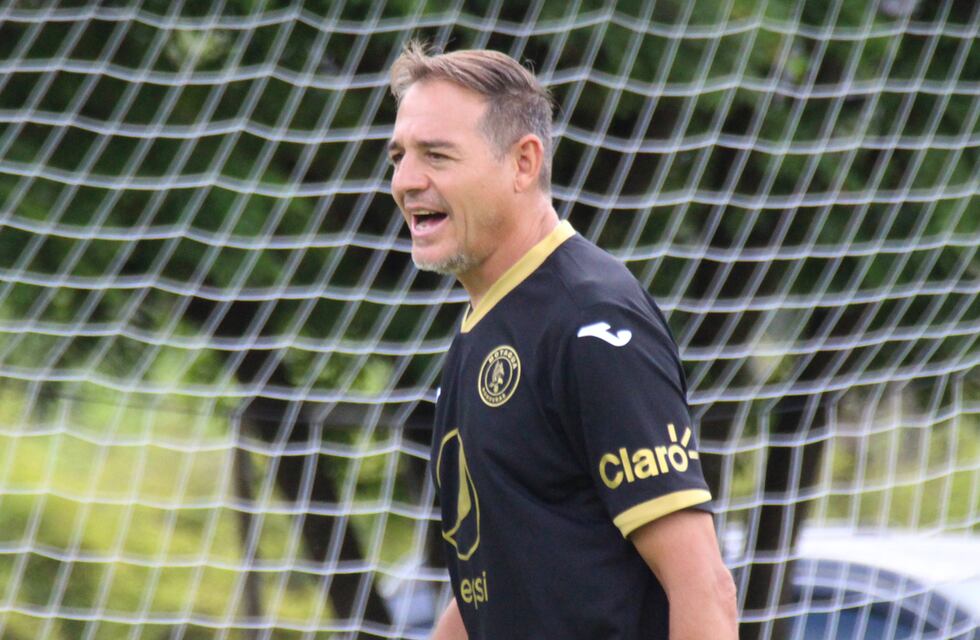 Brusco final para la Tota Medina como técnico en Honduras