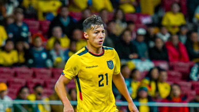 Alan Franco jugando para la selección de Ecuador. El volante de Talleres debutó contra Qatar (La Tri).