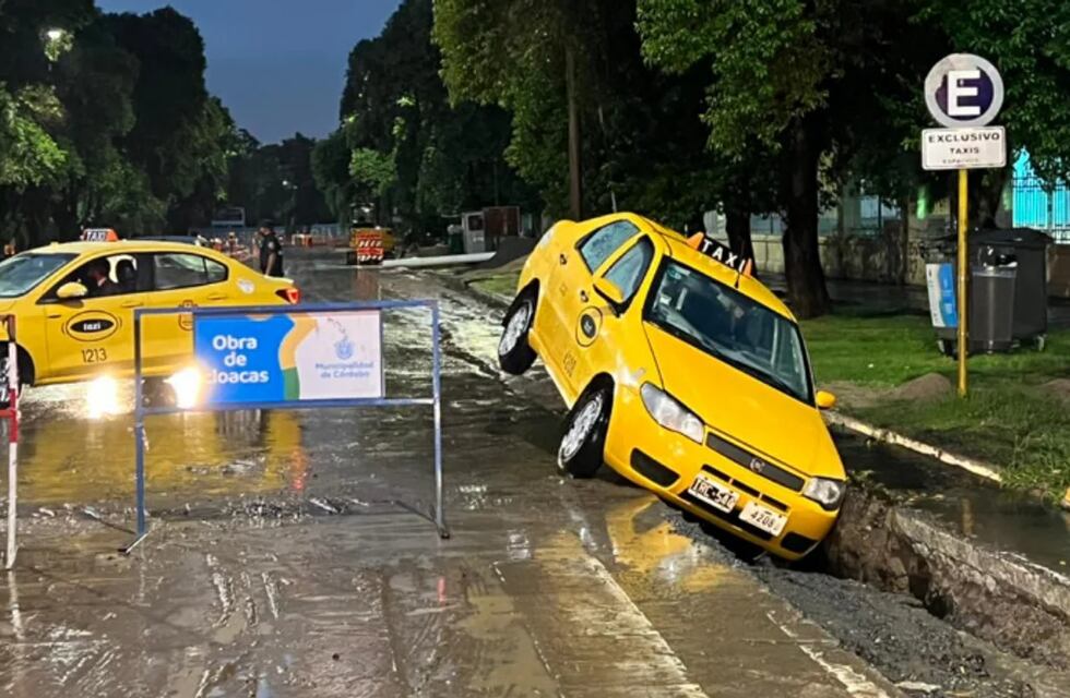 Taxista sale ileso en espectacular accidente en Córdoba
