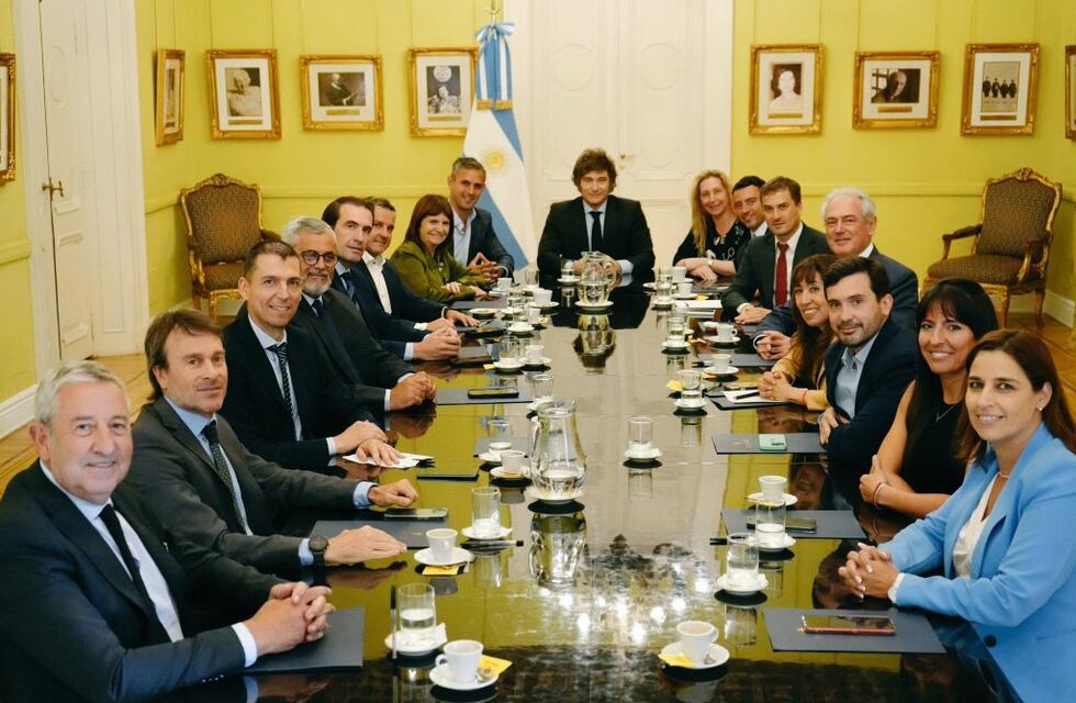 Milei recibió a diputados radicales y les agradeció su aporte en el Congreso