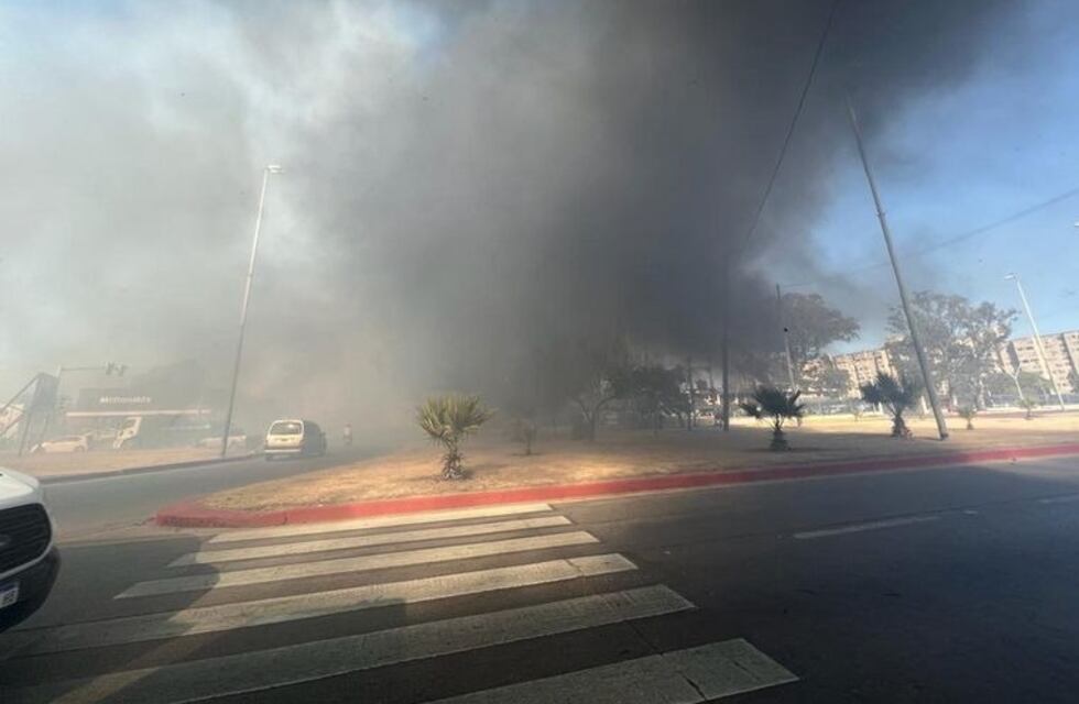 Susto en Córdoba: quemaron pastizales y el viento descontroló las llamas