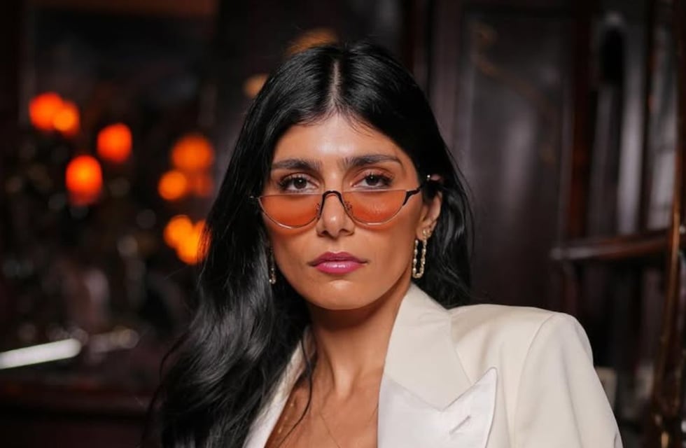 Pantalón de cuero y mucha piel: Mia Khalifa jugó al límite de la censura con un outfit de alto impacto