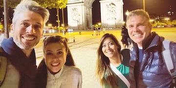 Gisela Campos junto a su novio y dos amigos en Francia.