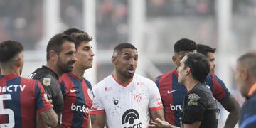 El Palomo Fernando Alarcón llegó al límite de cinco amarillas ¿Quién lo reemplazará en Instituto? (Foto Federico López Claro).