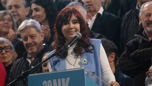 Desde el oficialismo buscan una definición de Cristina Kirchner. Foto: AP / Mario De Fina.