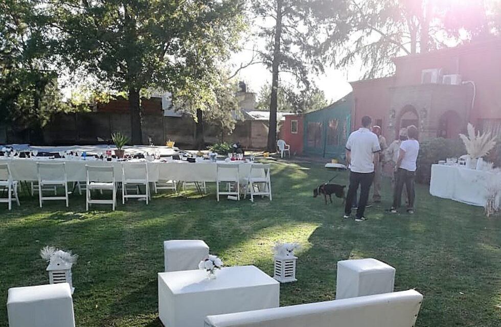 Realizaron un “casamiento clandestino” a metros de un geriátrico