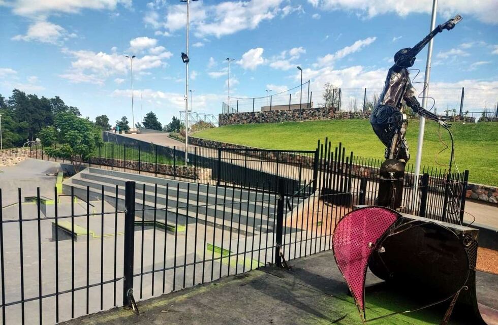Voluntarios se ofrecieron a reparar los daños provocados por vándalos en el skatepark de San Rafael