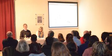 Punta Alta: exitosa charla del Archivo Histórico Municipal sobre la Autonomía