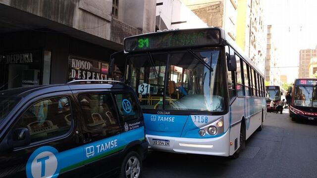 El impacto provocó las heridas en cinco personas. Ocurrió en pleno Centro de la ciudad.