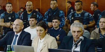 Los cuatro policías que están siendo juzgados en un juicio por jurados por la Masacre de San Miguel del Monte - Foto Clarín