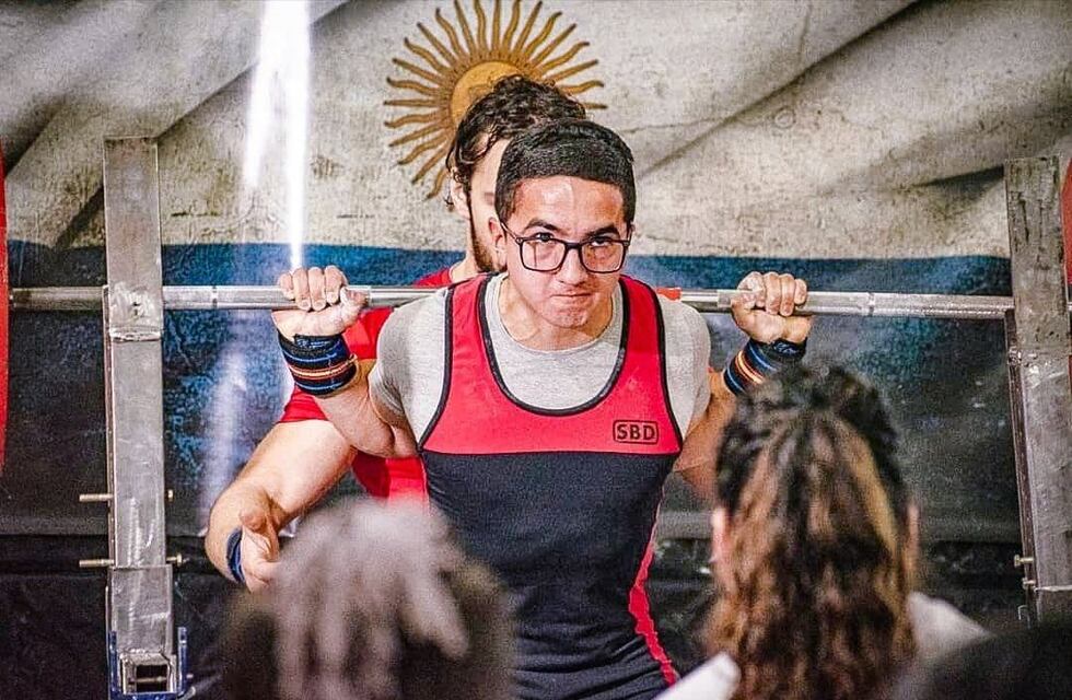 Un tolhuinense se consagró Campeón Mundial de Powerlifting en Turquía