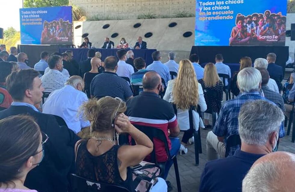 Pérez y Soldini firmaron acta compromiso de los nuevos desafíos en la educación