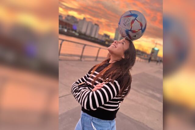Conocé a Belén Godoy, la salteña que enloqueció a todos en las calles de Qatar con sus juegos con la pelota.