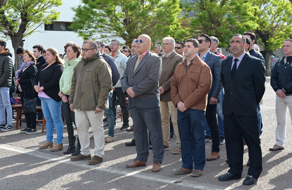 Entregaron medallas a civiles del Arsenal Naval Puerto Belgrano