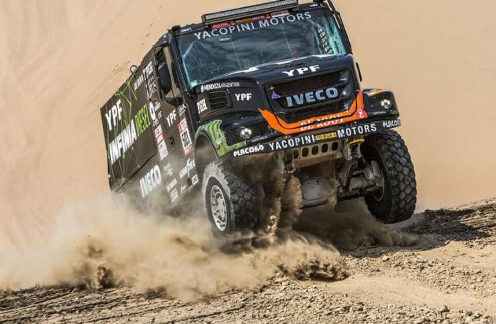 Dakar 2018: el Coyote Villagra primero entre los camiones