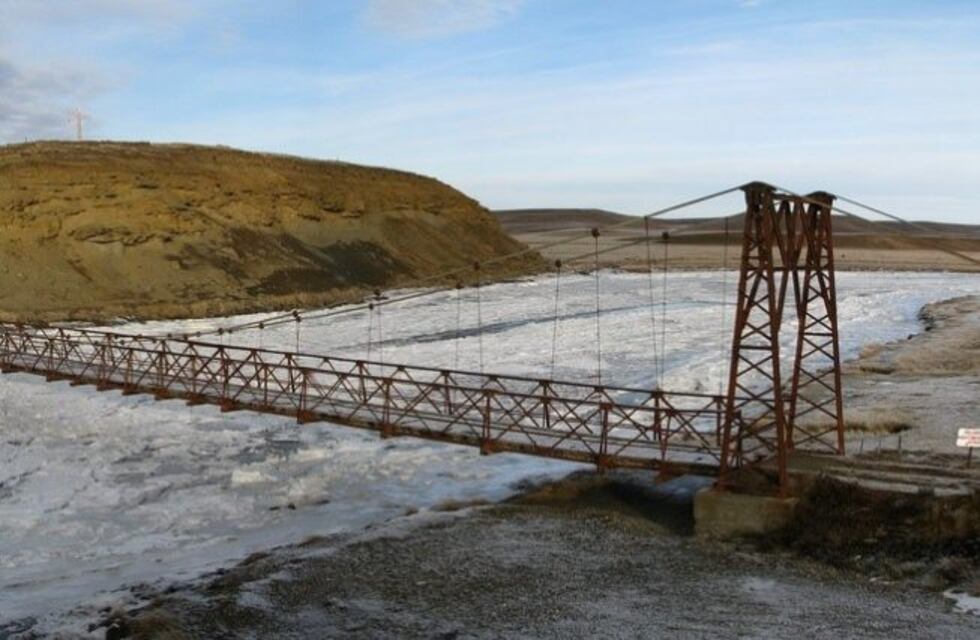 Frigerio acordó con legisladores de Tierra del Fuego la reconstrucción de un histórico puente