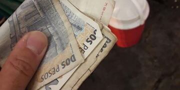 Fundación Córdoba Voluntaria recibe billetes de dos pesos\u002E