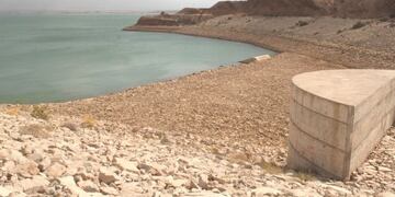 Los diques no están en sus cotas máximas, es por eso también que restringirán el agua para el riego\u002E