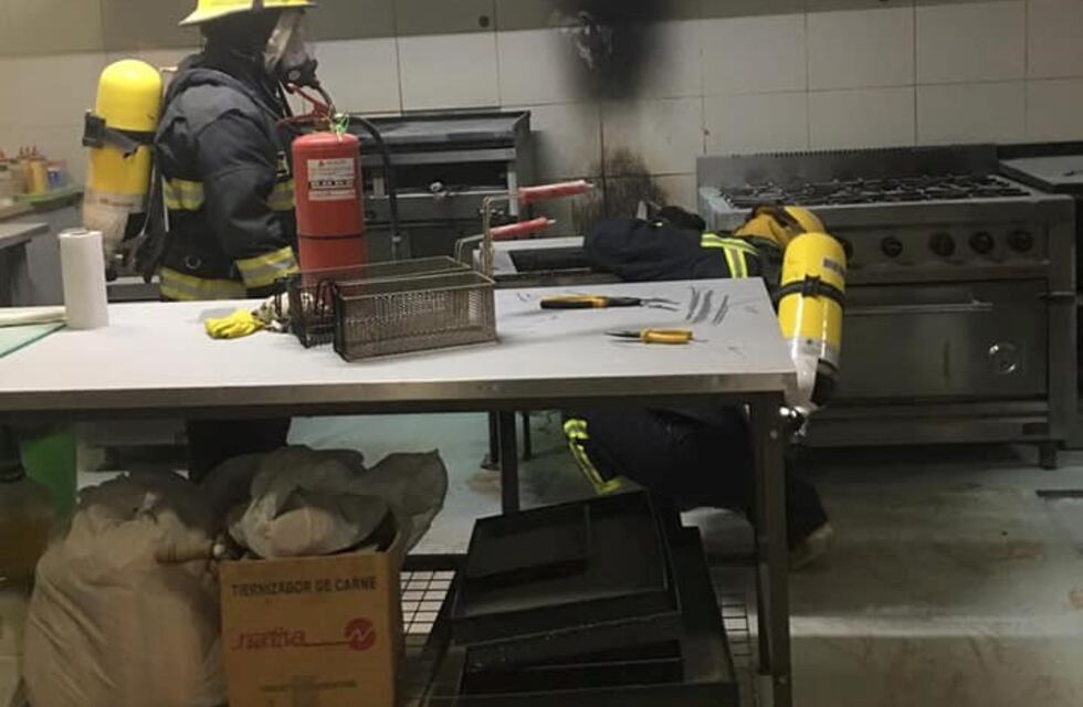 Se incendió la cocina de una estación de servicio en Leones