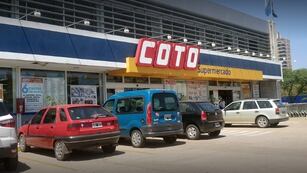 Cuánto cobra un cajero de supermercado Coto. (Foto: Sebastián Pensiero)