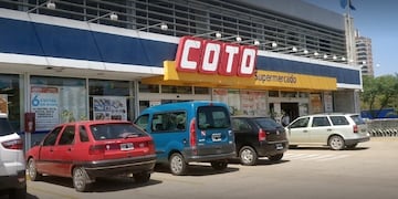 Cuánto cobra un cajero de supermercado Coto. (Foto: Sebastián Pensiero)
